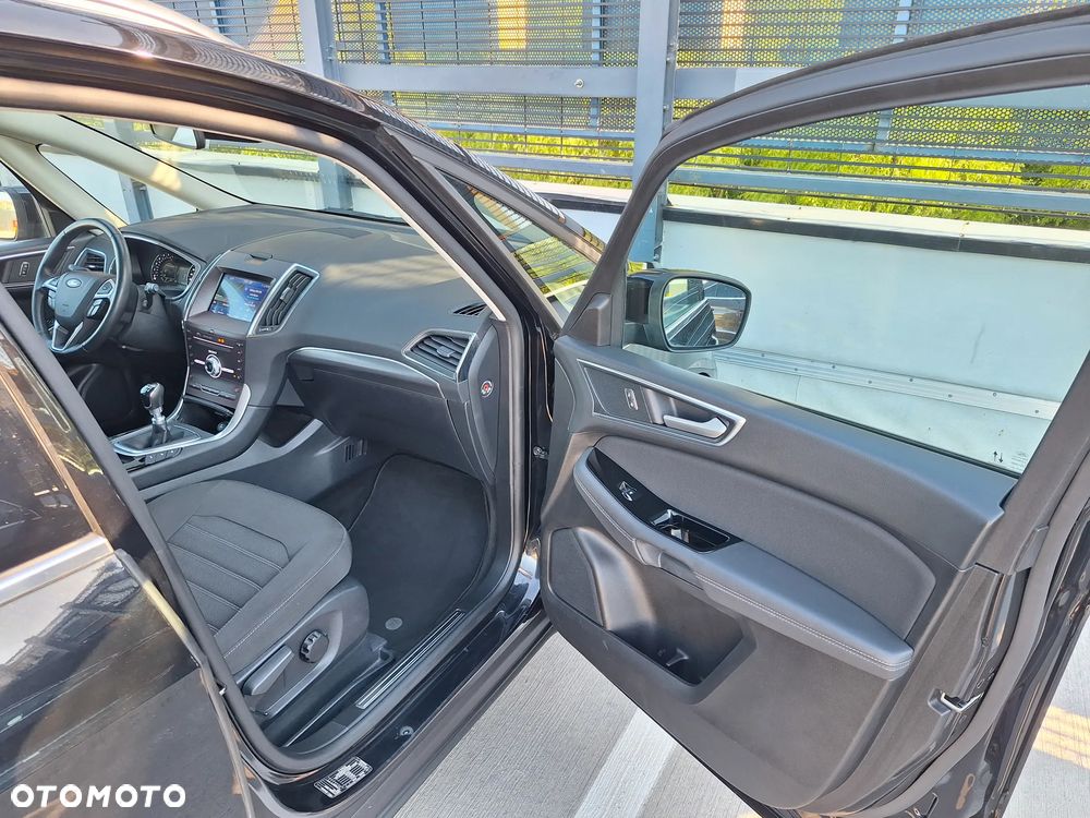 Ford Galaxy - 25