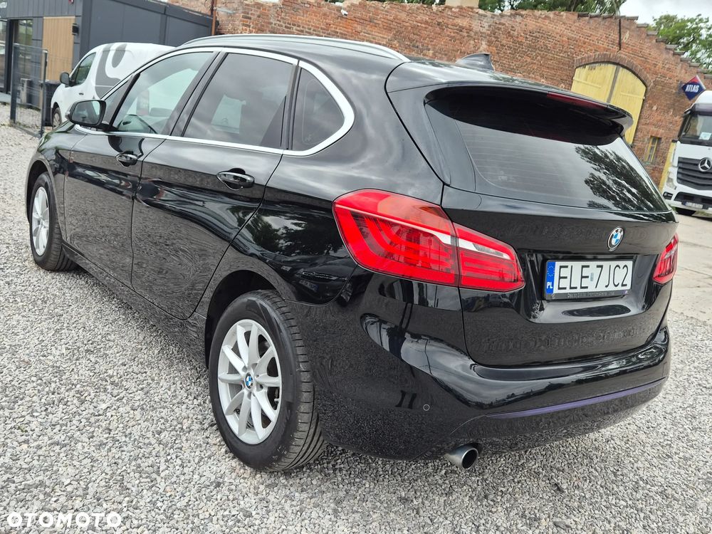BMW Seria 2 216d Sport Line - 9