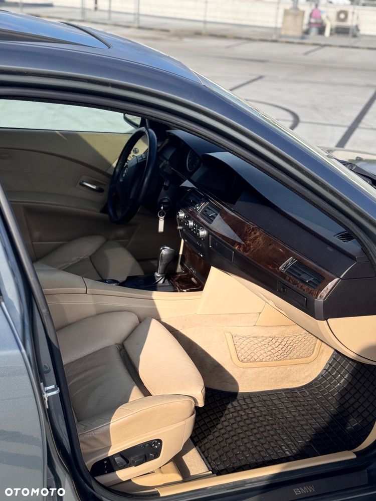 BMW Seria 5 525i - 10