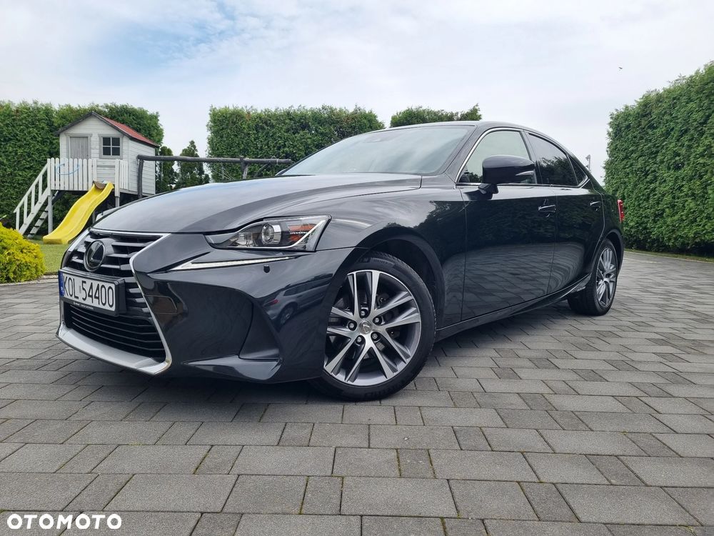 Lexus IS Business Edition - 2