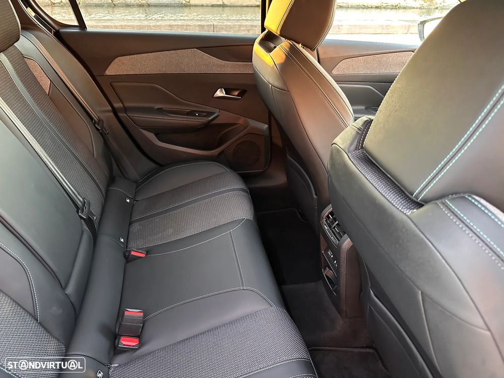Peugeot 308 1.6 Hybrid Allure Pack e-EAT8 - 33