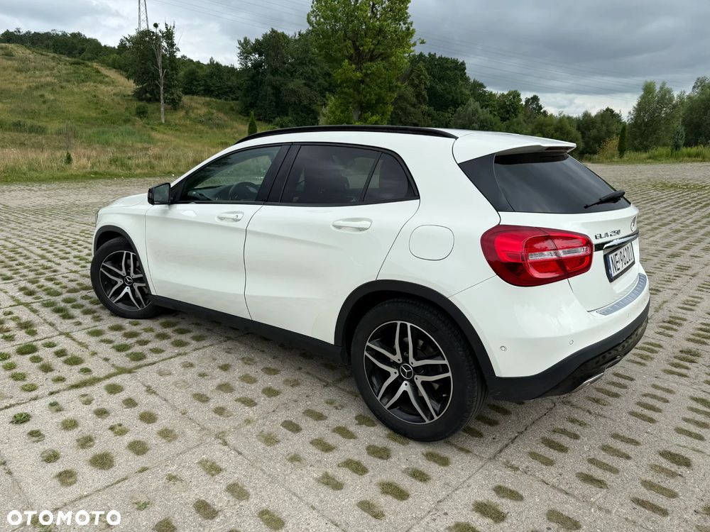 Mercedes-Benz GLA 250 7G-DCT - 13