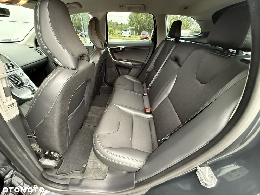 Volvo XC 60 D3 Geartronic Momentum - 28