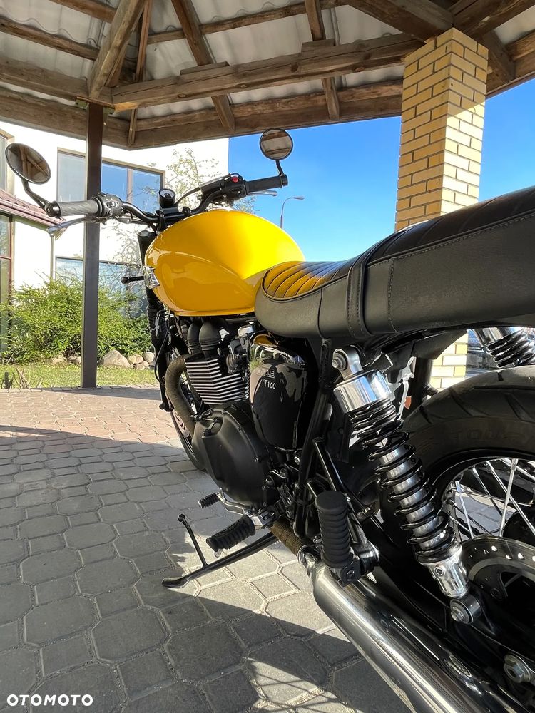 Triumph Bonneville - 4