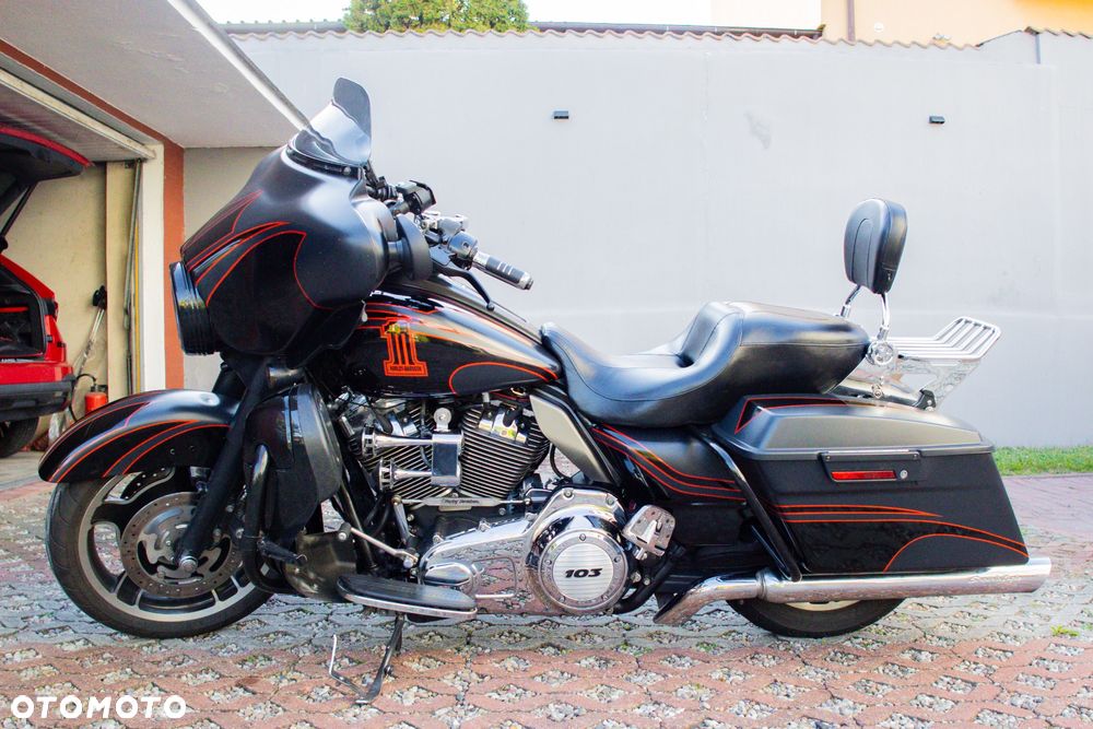 Harley-Davidson Touring Street Glide - 11