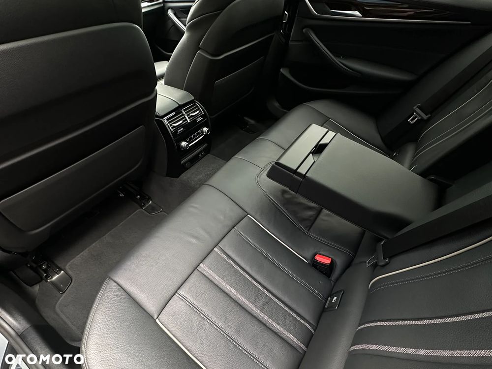 BMW Seria 5 530d xDrive mHEV Luxury Line - 22