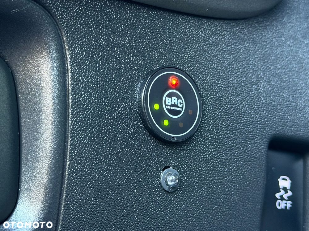 Toyota Aygo x-clusiv - 36