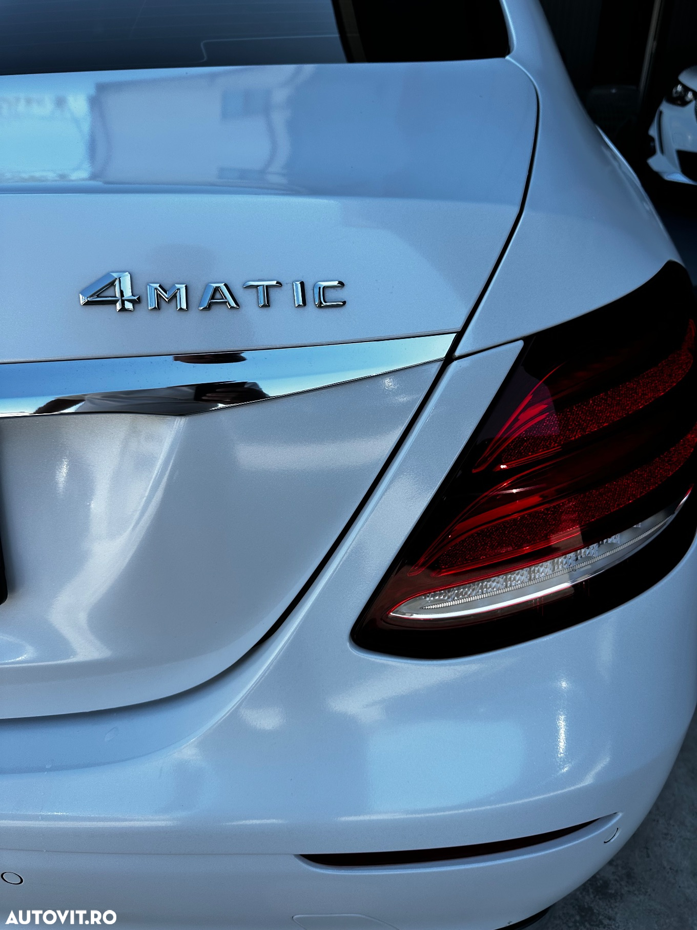 Mercedes-Benz E 220 d 4Matic T 9G-TRONIC AMG Line - 9