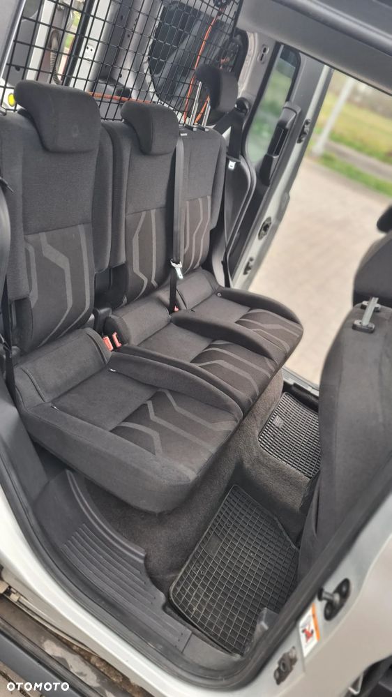 Ford Transit Connect - 9