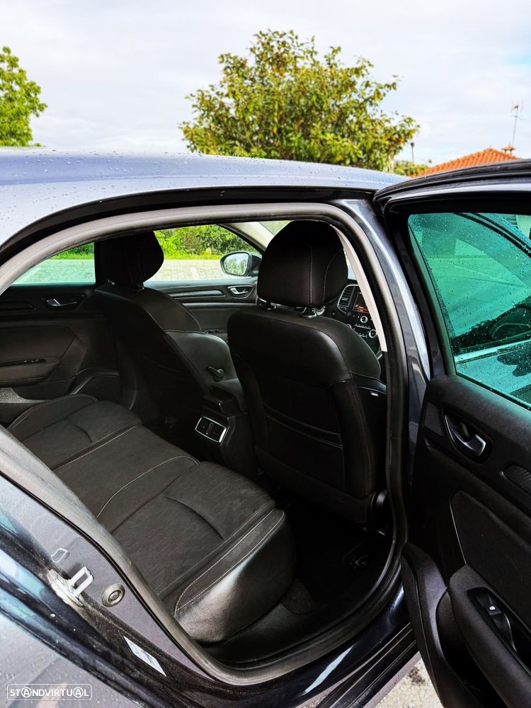 Renault Mégane 1.5 Blue dCi Limited - 11