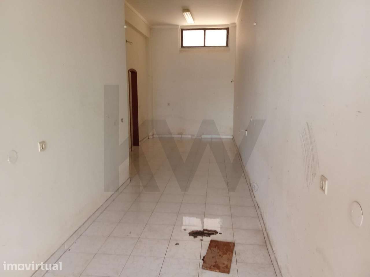 Loja com Elevado Potencial para T1 (Simplex) – Casal do Cotão - Grande imagem: 4/11