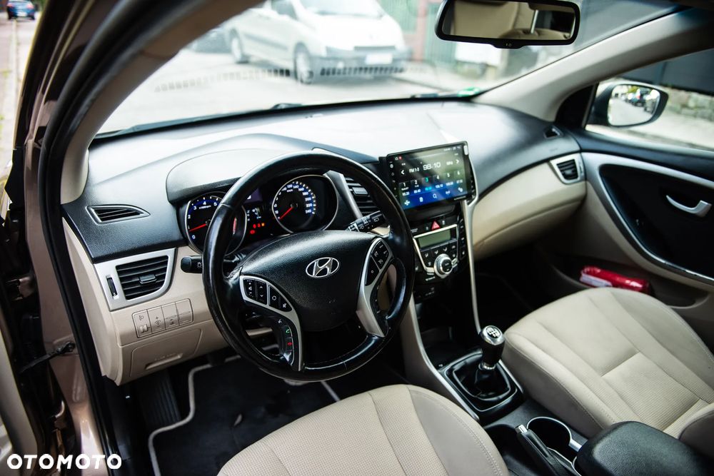 Hyundai i30 1.6 Comfort - 19