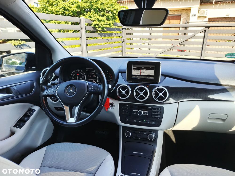 Mercedes-Benz Klasa B 180 7G-DCT - 2