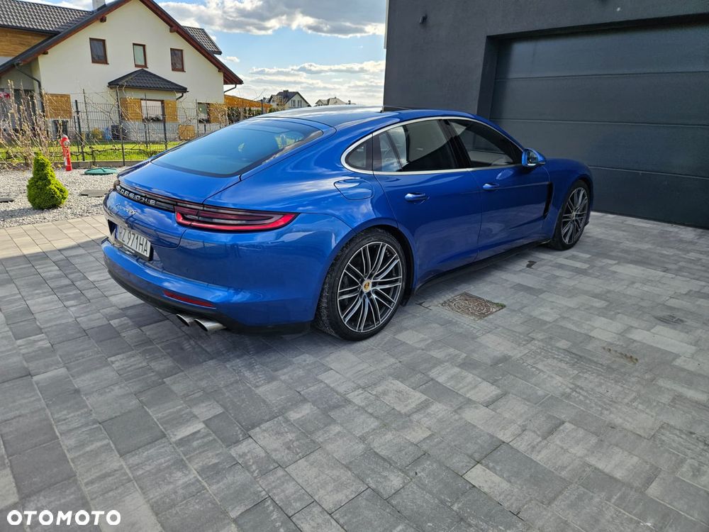 Porsche Panamera 4S - 3