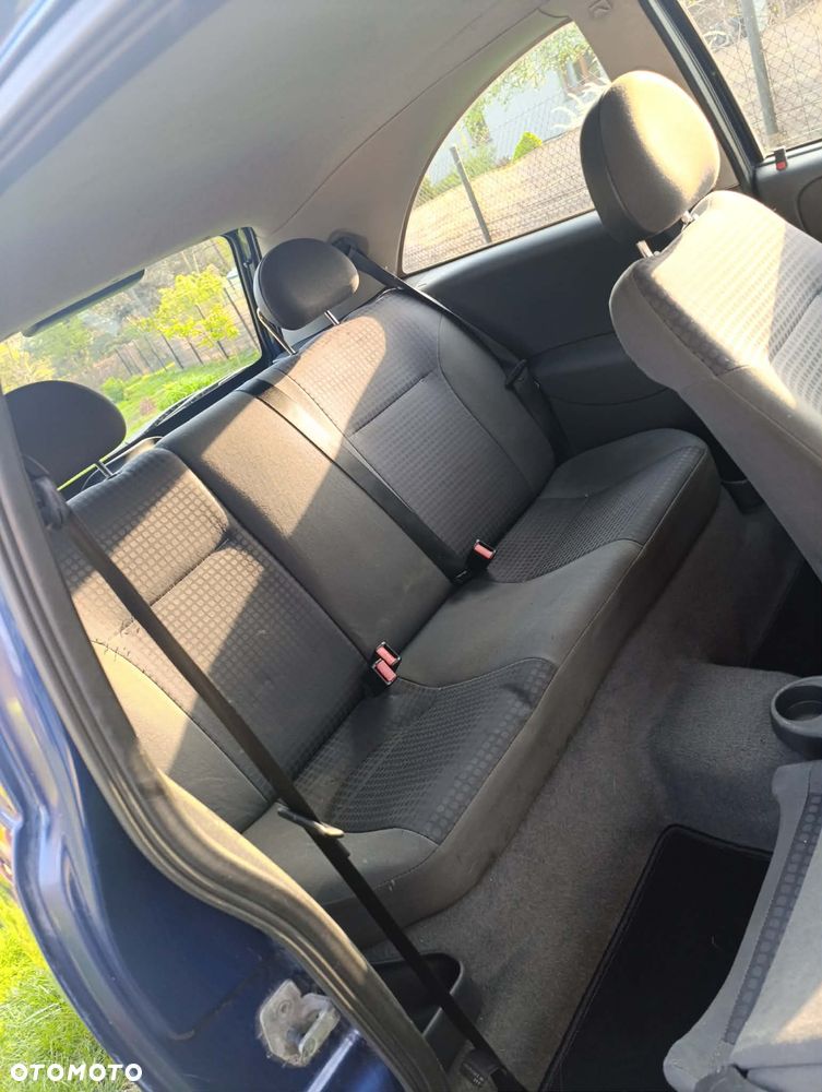Opel Corsa 1.2 16V Comfort - 2