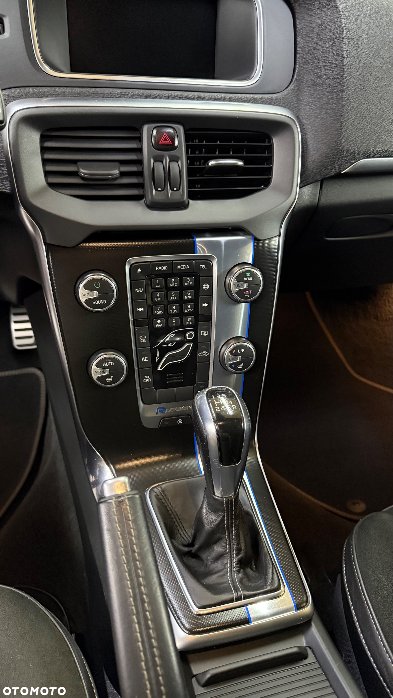 Volvo V40 D4 Drive-E R-Design Kinetic - 19