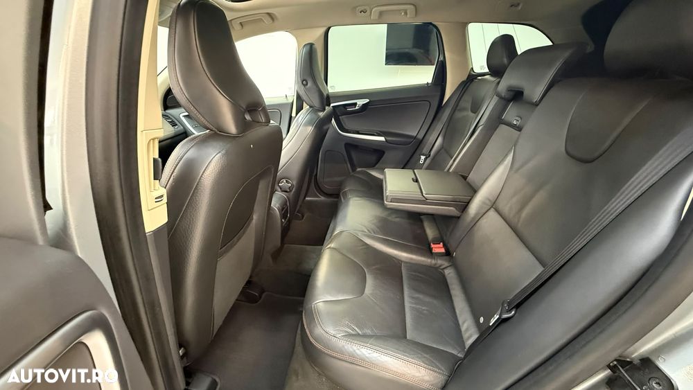 Volvo XC 60 2.4D Aut. - 17