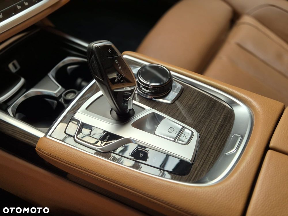 BMW Seria 7 - 23