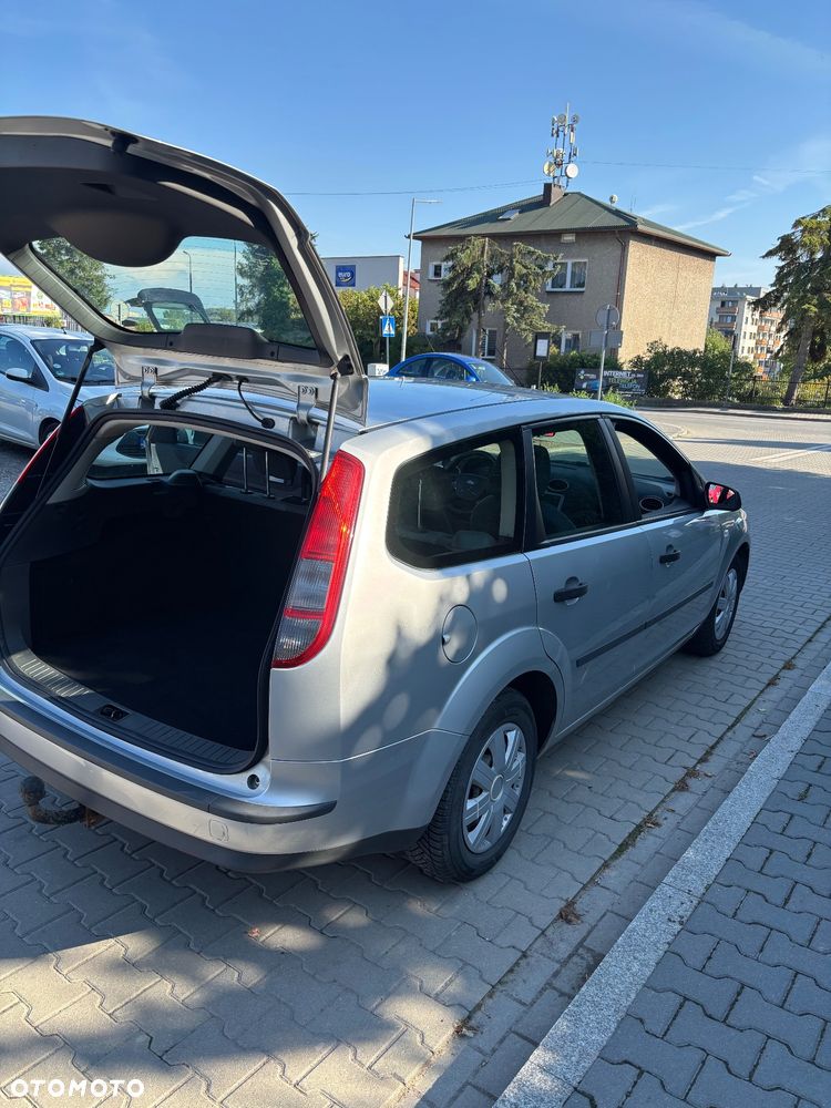 Ford Focus 1.6 16V Ambiente - 3
