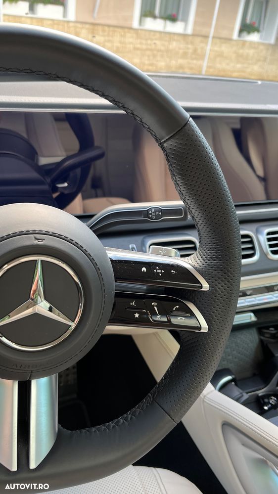 Mercedes-Benz GLS - 12