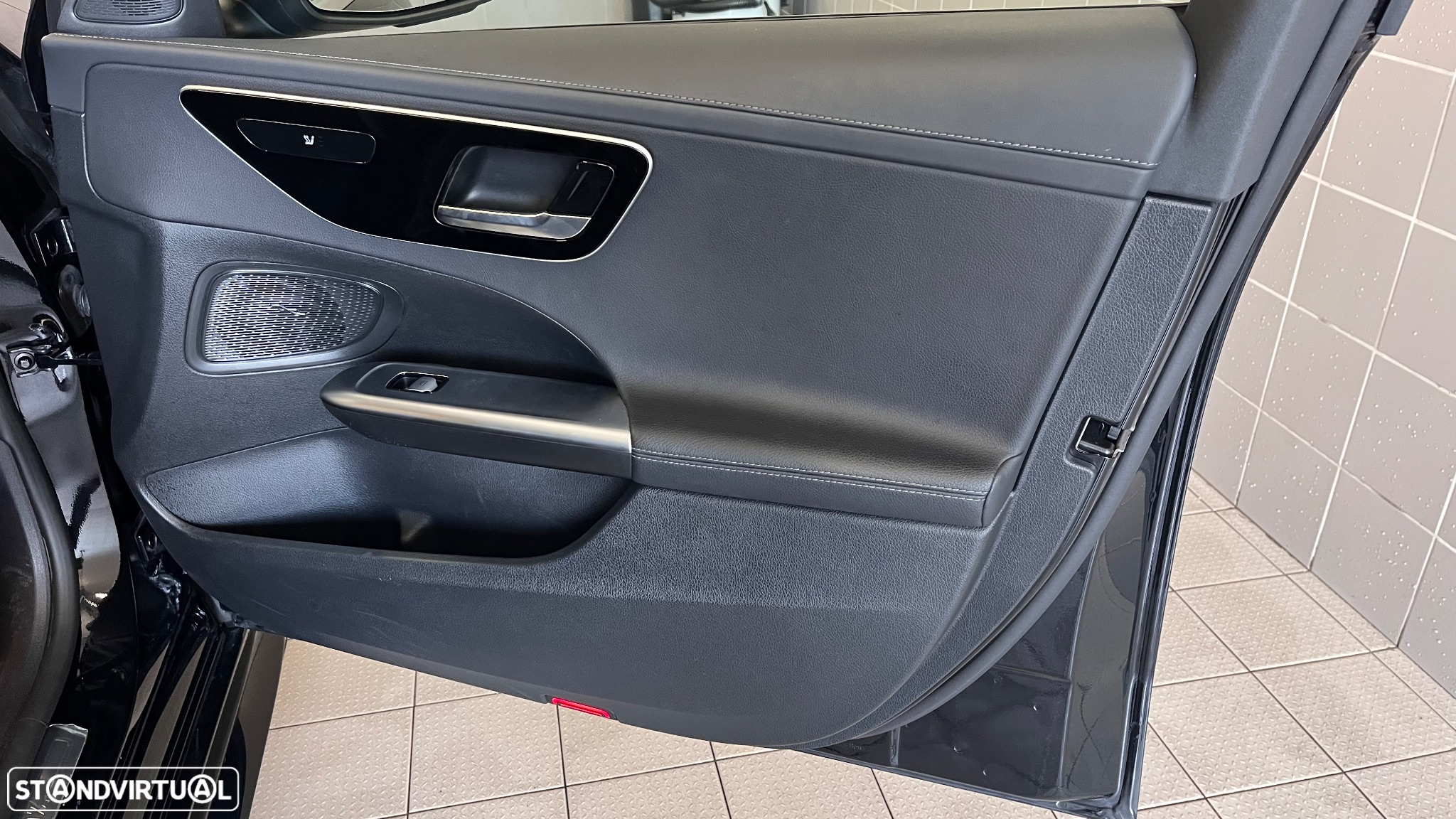 Mercedes-Benz C 300 e AMG Line - 10