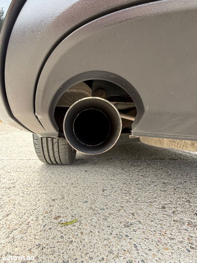 Volkswagen Jetta 1.6 TDI Highline - 19