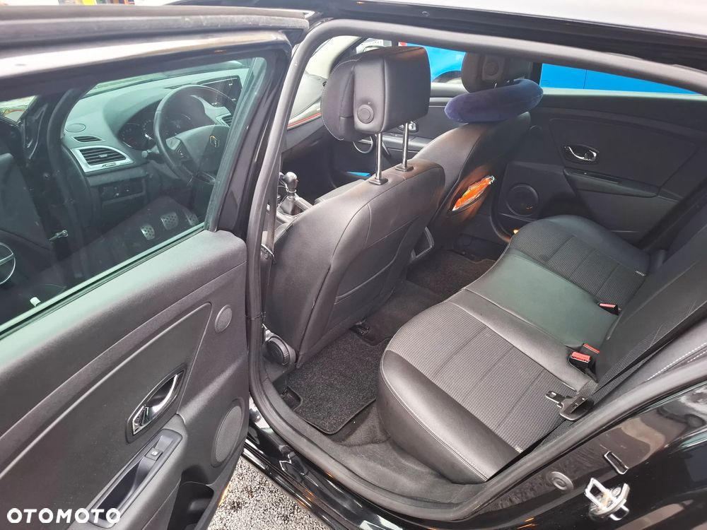 Renault Megane TCe 180 GT - 9