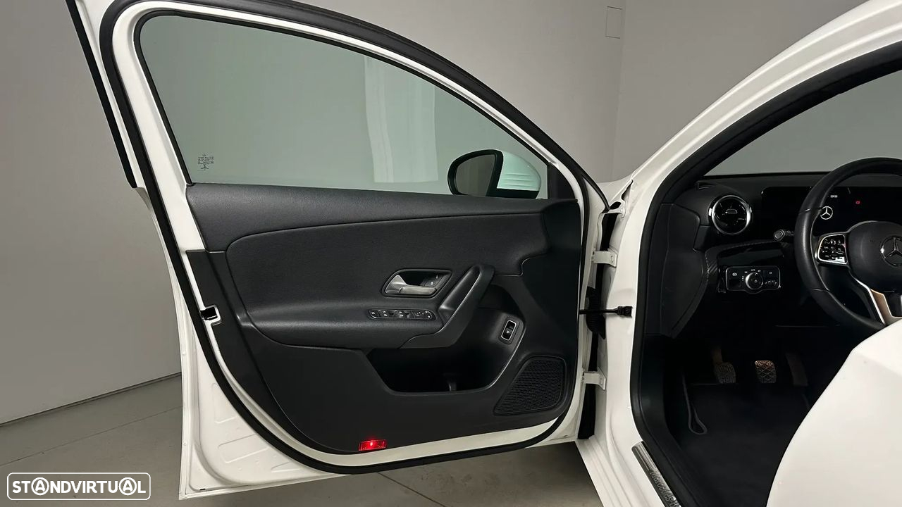 Mercedes-Benz CLA 180 d Progressive - 30