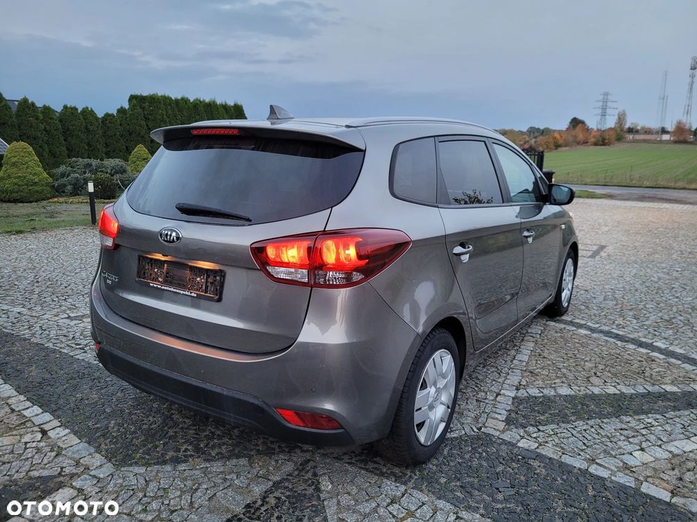 Kia Carens 2018 photo 2
