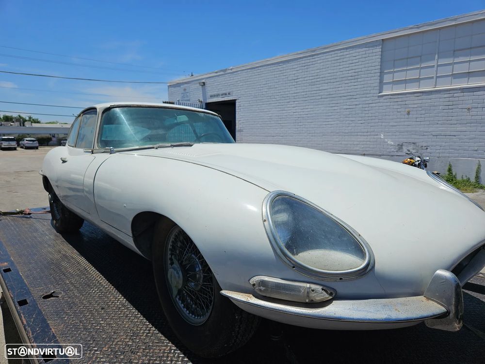 Jaguar E-Type - 11