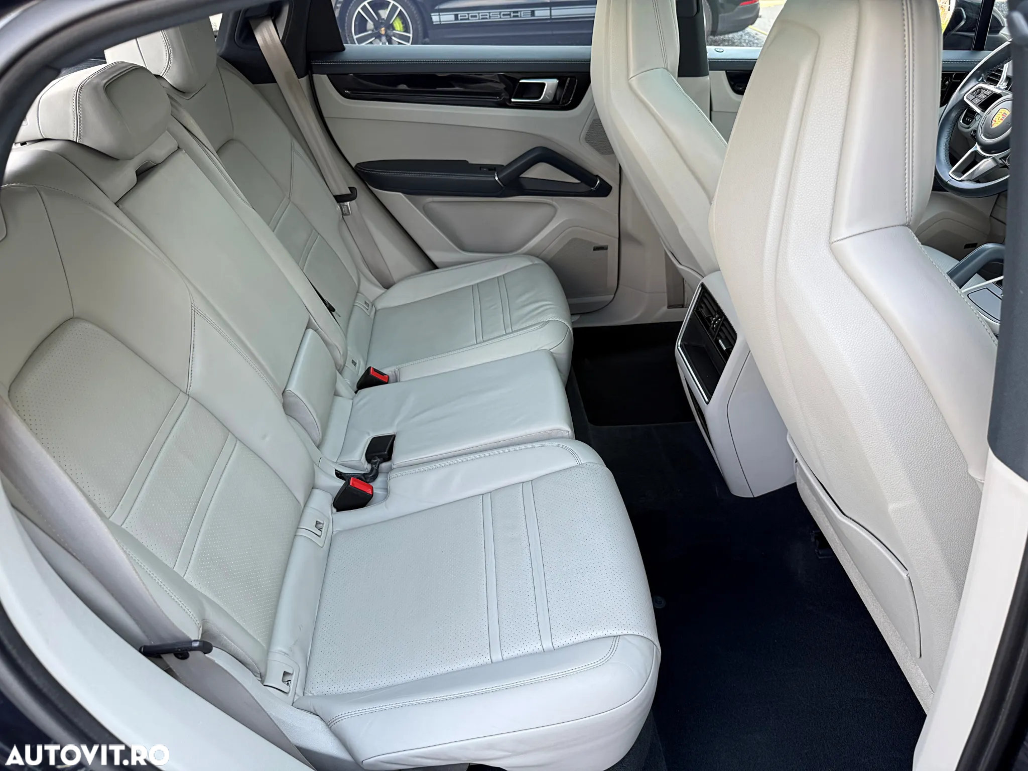 Porsche Cayenne Coupe E-Hybrid Tiptronic S Platinum Edition - 27