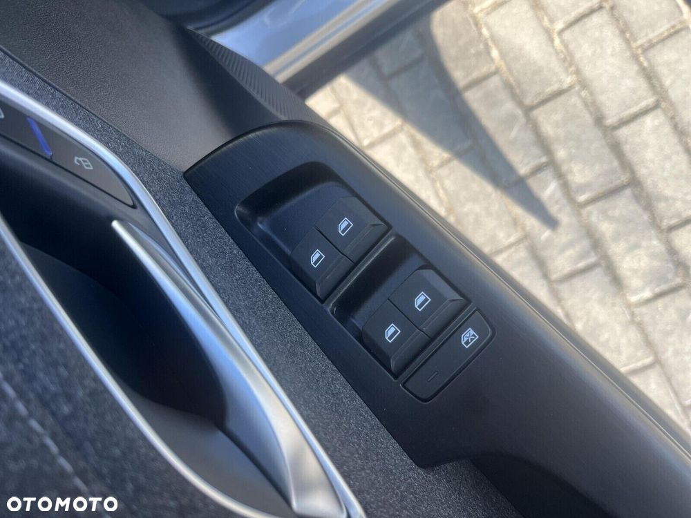 MG ZS Hybrid+ - 21