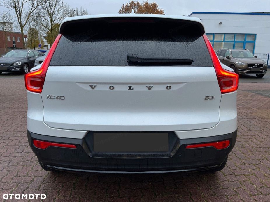 Volvo XC 40 B3 Plus Dark - 6