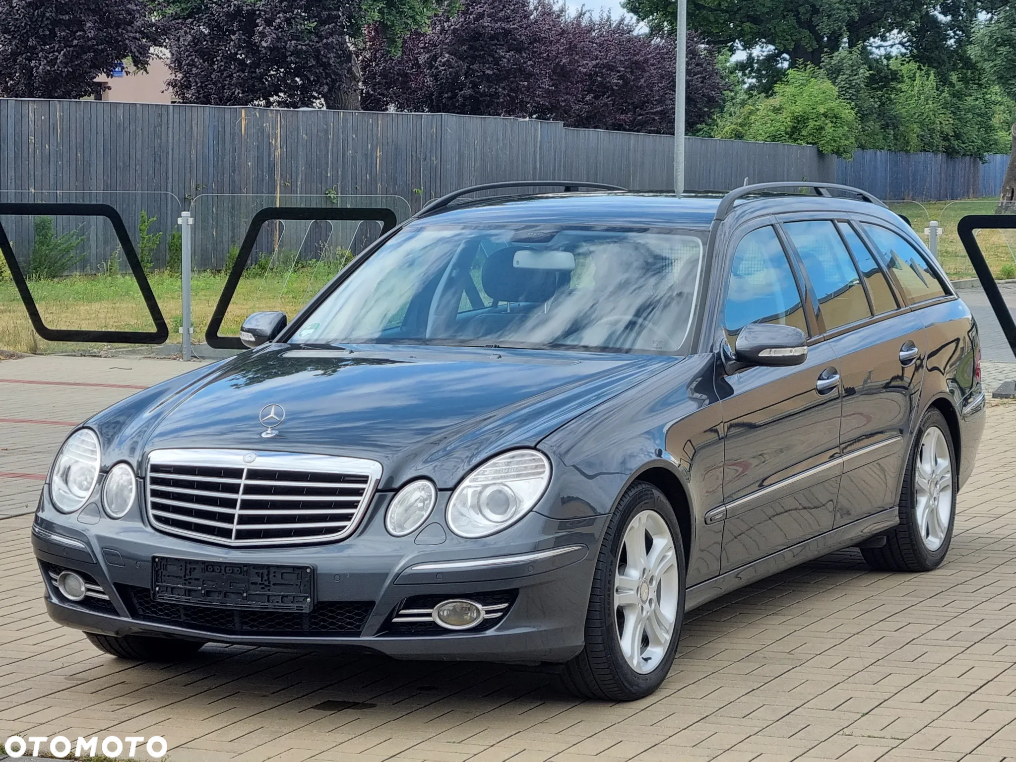 Mercedes-Benz Klasa E 200 T BlueEFFICIENCY 7G-TRONIC Avantgarde - 7