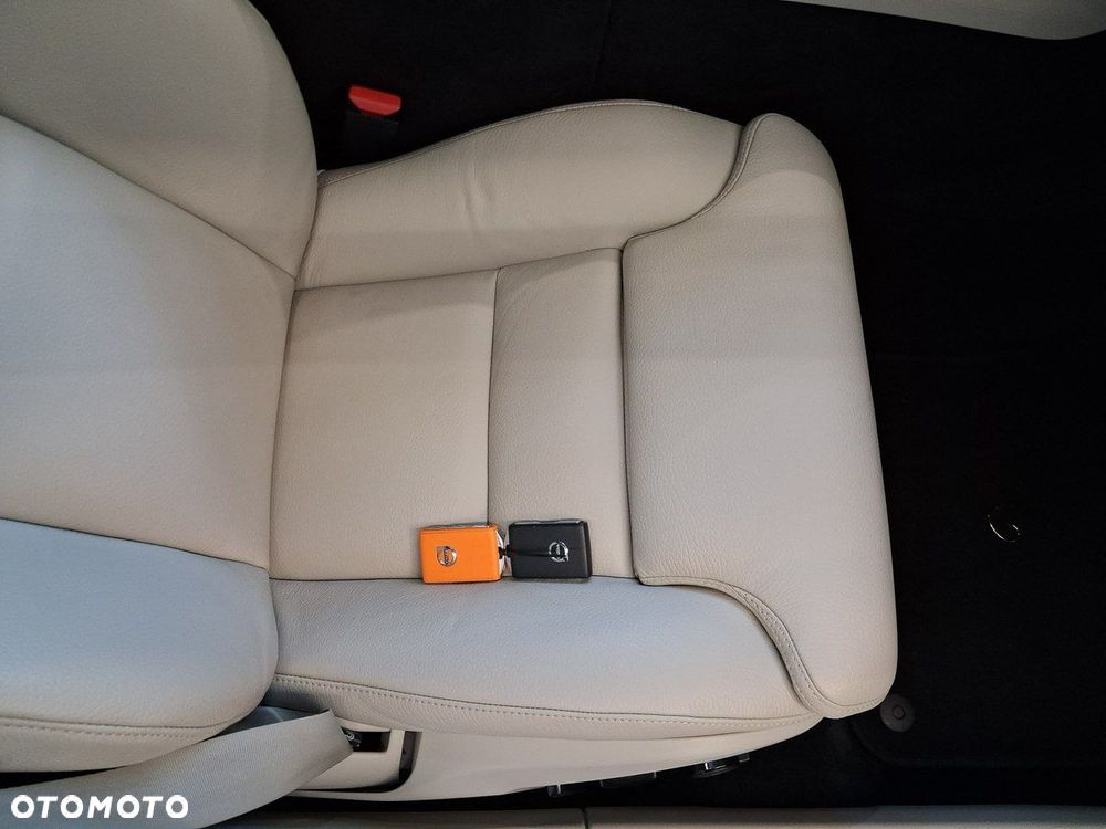 Volvo V60 Cross Country - 12