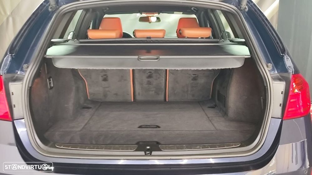 BMW 318 d Line Luxury - 14