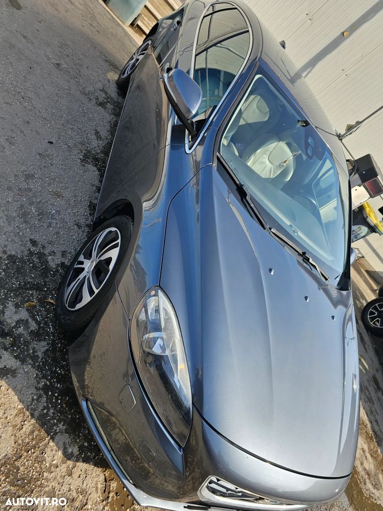 Volvo V40 D2 - 3