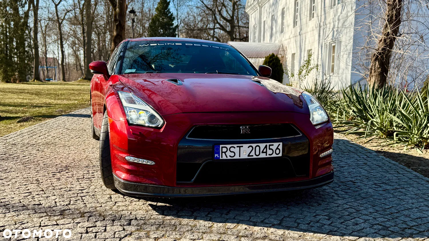 Nissan GT-R Premium Edition - 8