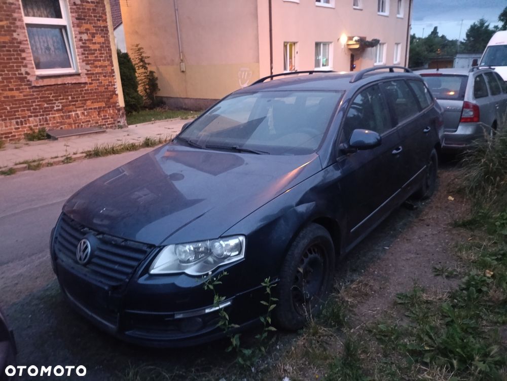 Volkswagen Passat - 2