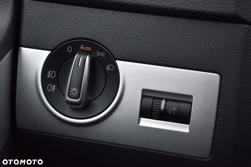 Volkswagen Multivan - 16