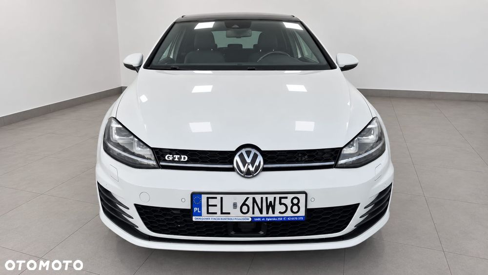 Volkswagen Golf - 6