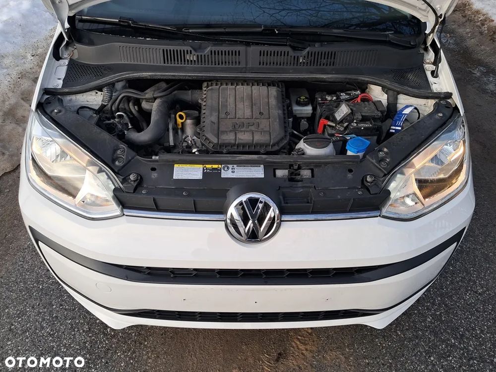 Volkswagen up! Active - 24