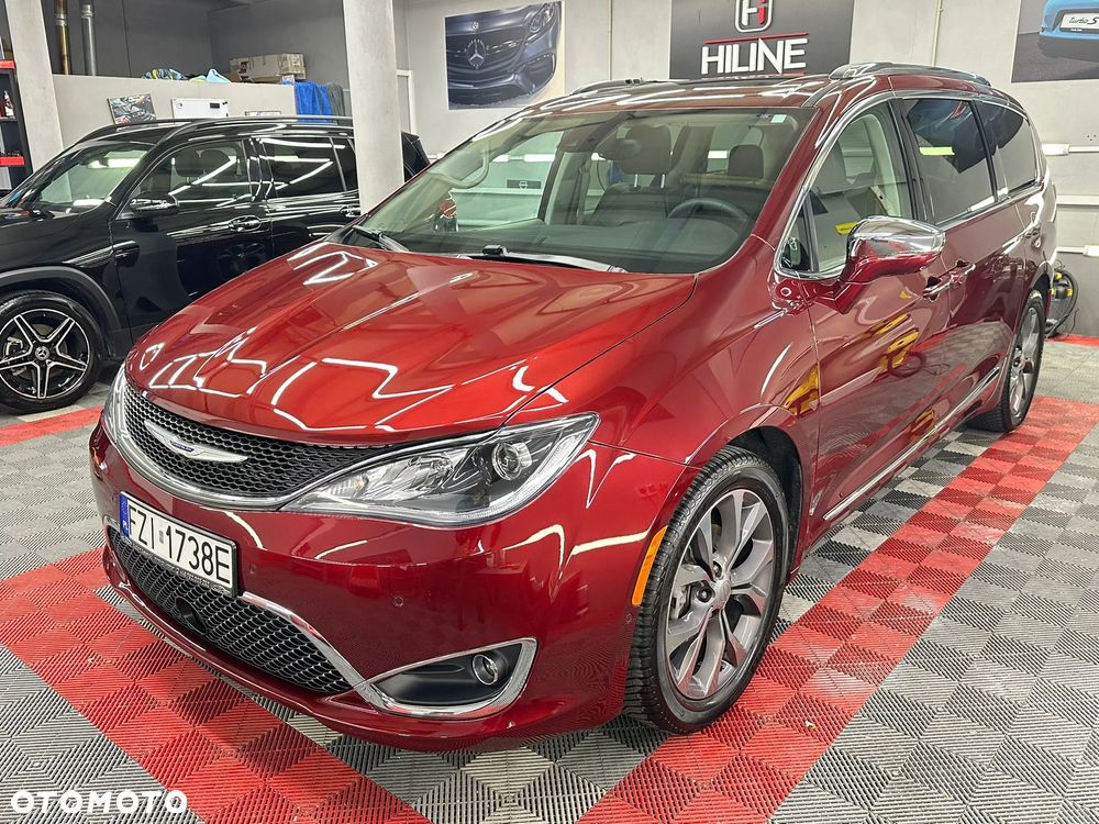 Chrysler Pacifica - 2