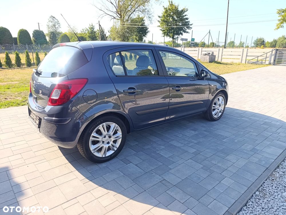 Opel Corsa 1.4 16V Cosmo - 7
