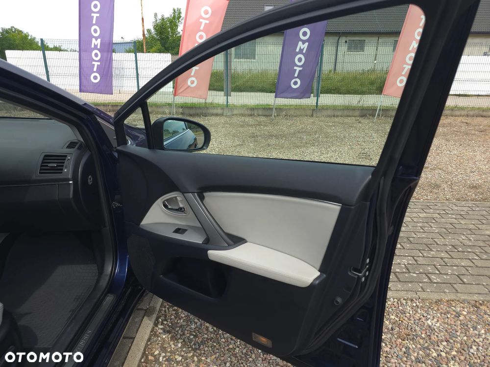 Toyota Avensis 2.0 Prestige NAVI MS - 14