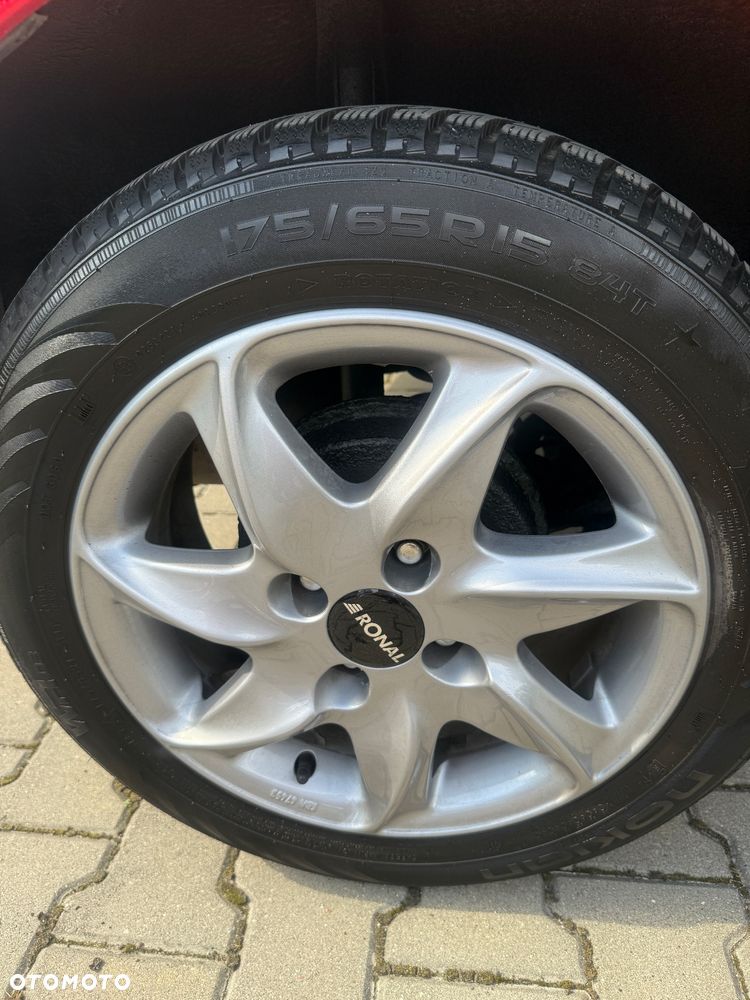 Toyota Yaris 1.3 Sol Premium MM - 16