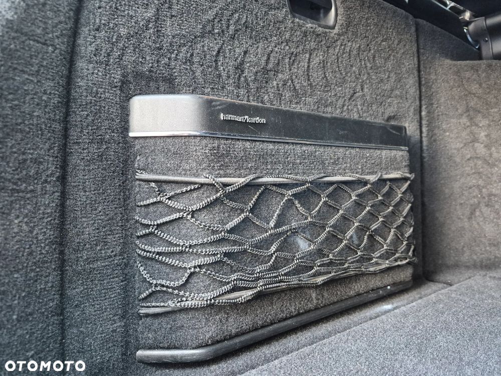 Mercedes-Benz Klasa C 300 CDI BlueEff 4-Matic Avantgarde - 18