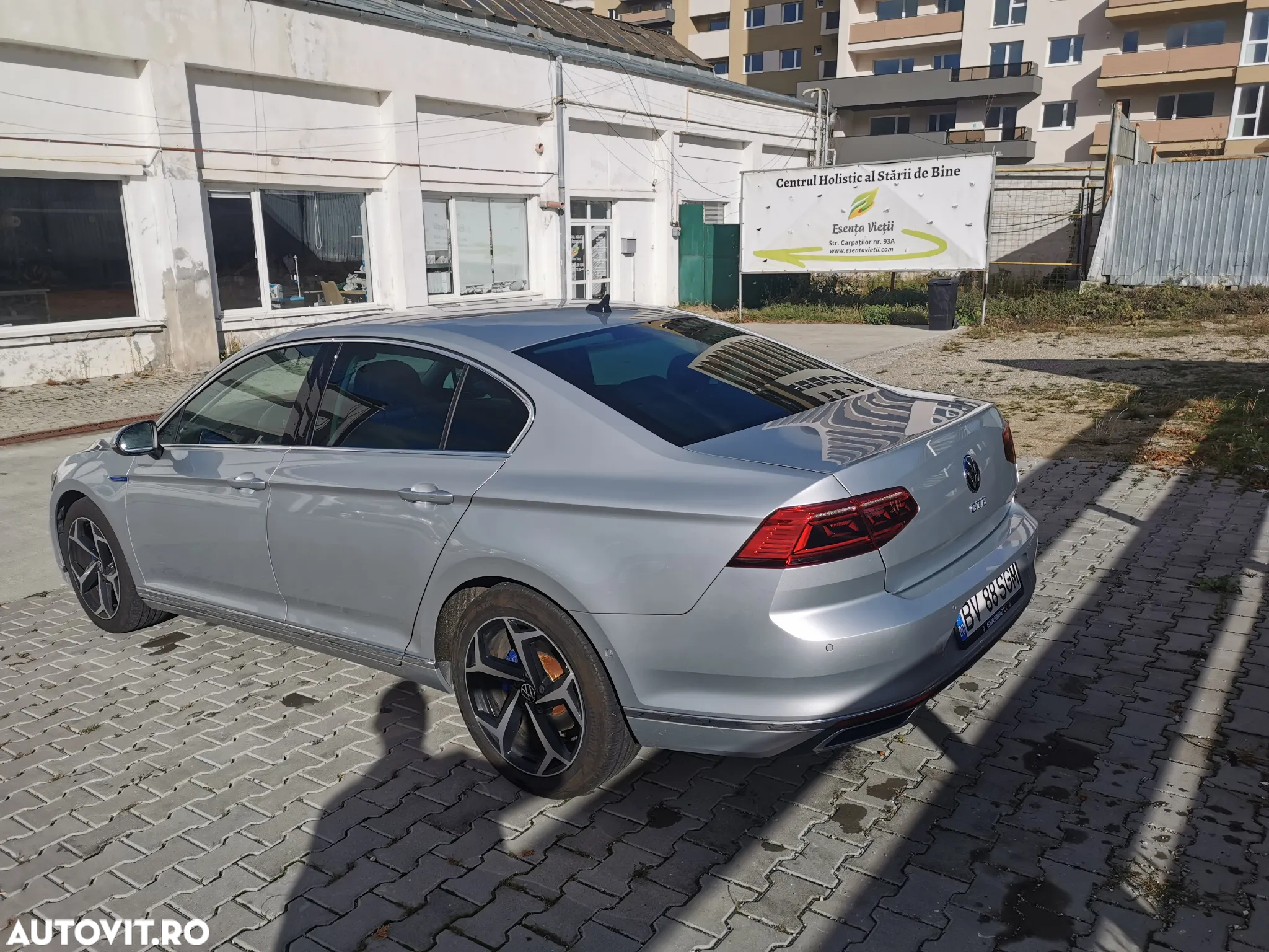 Volkswagen Passat - 4