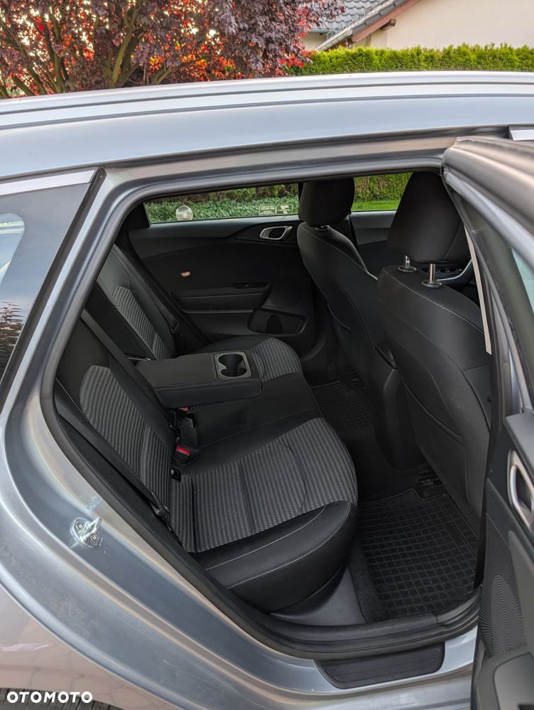 Kia Ceed 1.5 T-GDI Business Line - 11