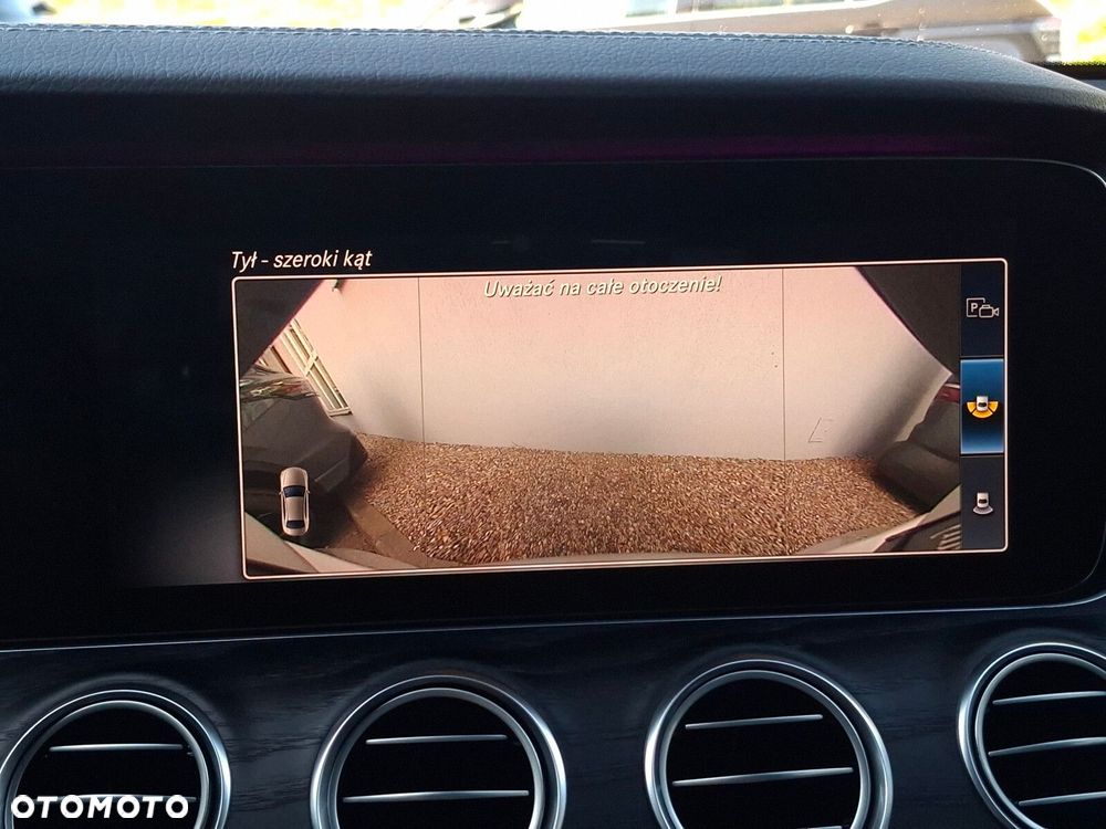 Mercedes-Benz Klasa E 220 d AMG - 37